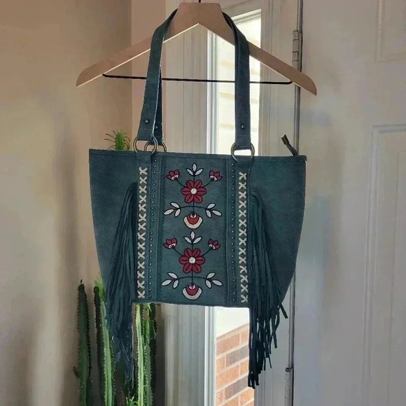 Wrangler Handbags - NWT Wrangler Concealed Carried Leather Floral Embroydered Teal Purse